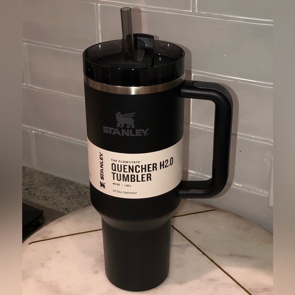 Stanley Other - ✨NWT✨ Last One‼️Stanley Quencher H2.0 FlowState Tumbler 40oz (Black)